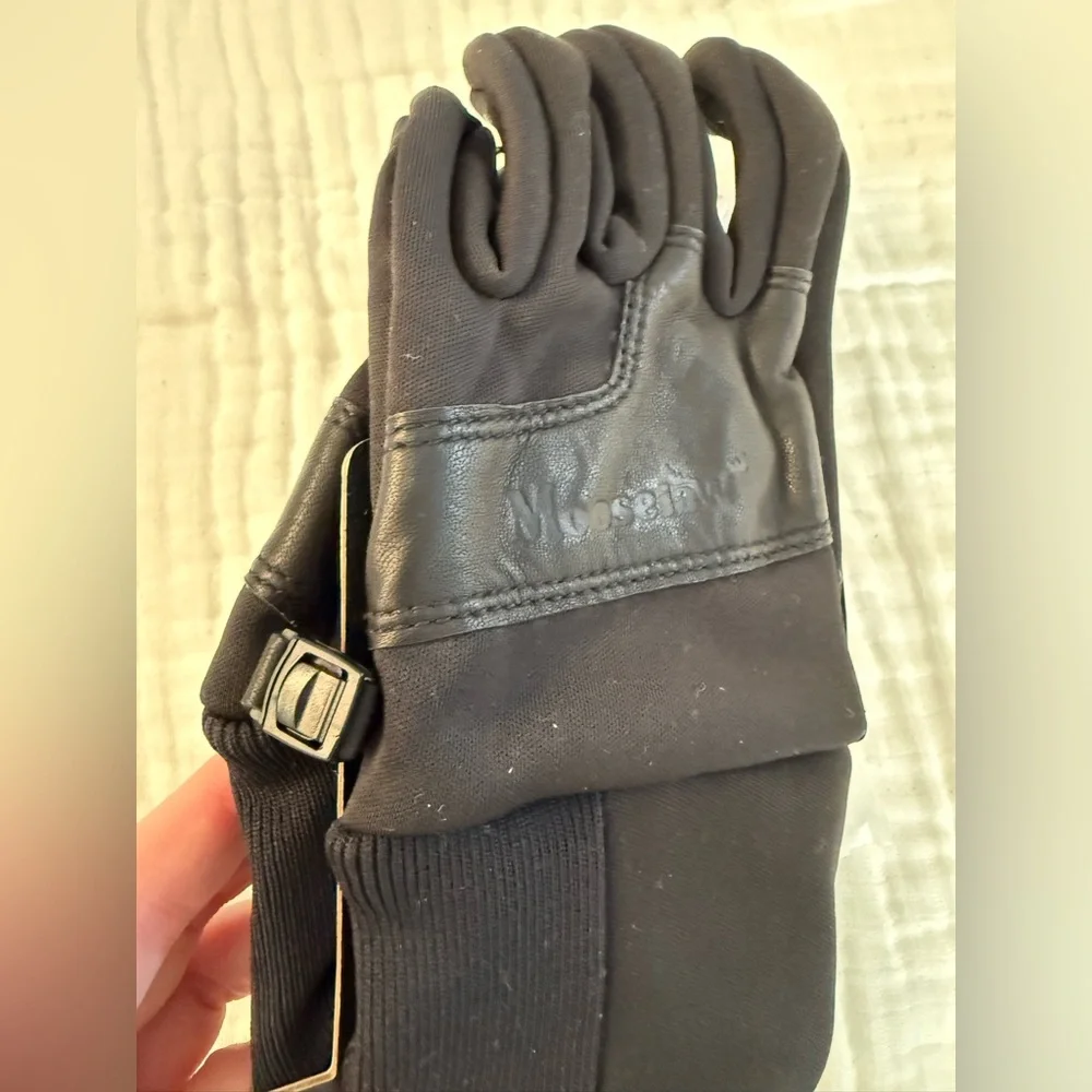 NWT Moosejaw Game Plan Softshell Gloves Size Small